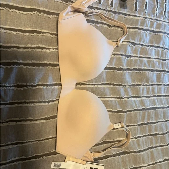 PINK Victoria's Secret Cream Bra Molded Cup Intimates - Picture 1 of 3